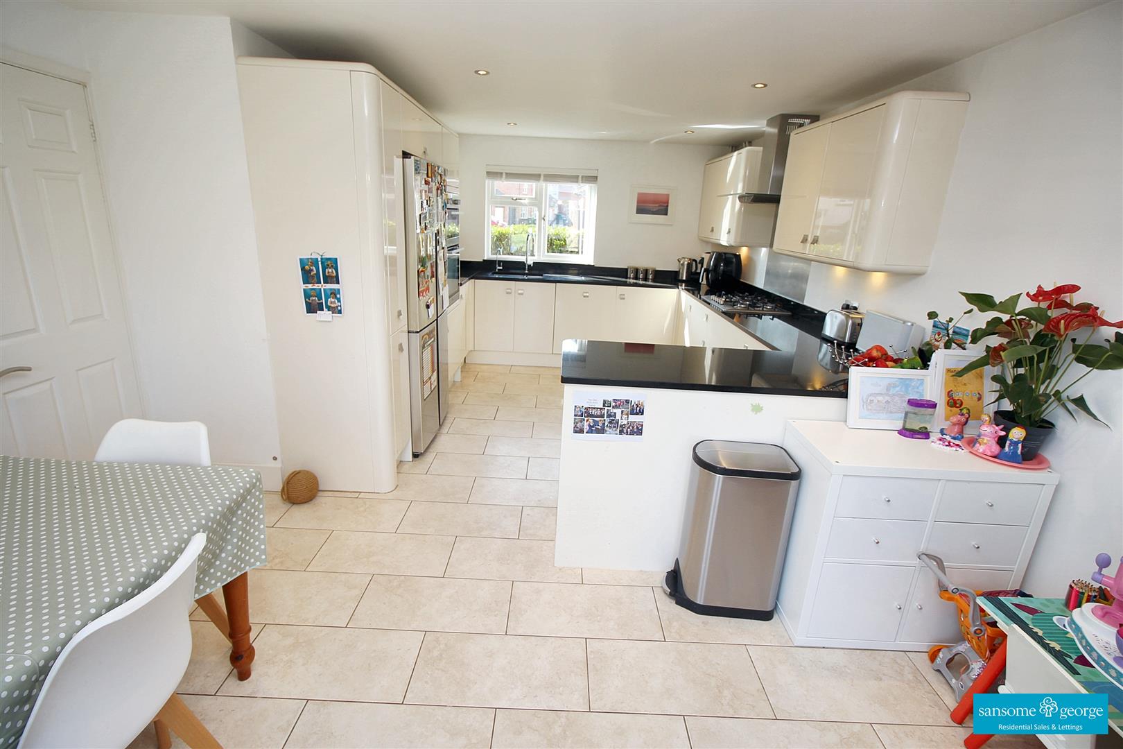 Huscarle Way, Tilehurst, Reading